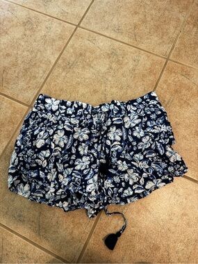Vineyard Vines Navy and White Floral High-Waist Shorts